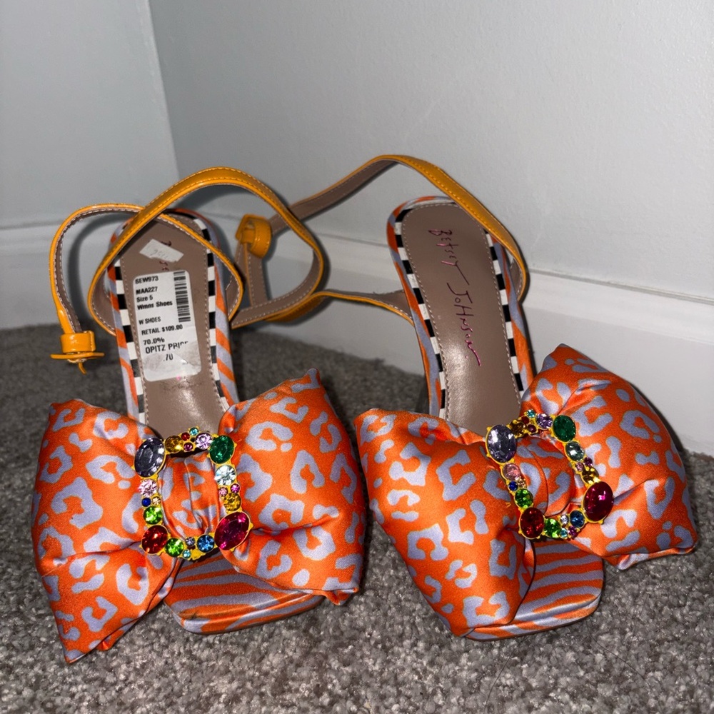 New Betsey Johnson Orange Leopard-Print Bow Gem Sling Heels